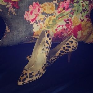 Steve Madden leopard pumps 6.5